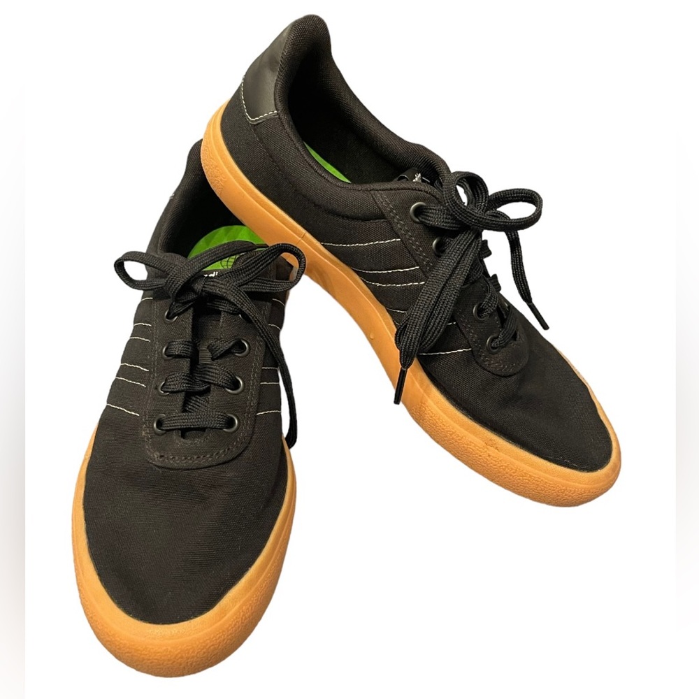 🛹 Men’s 9.5 Adidas Vulc Raid3r Skateboarding Shoes